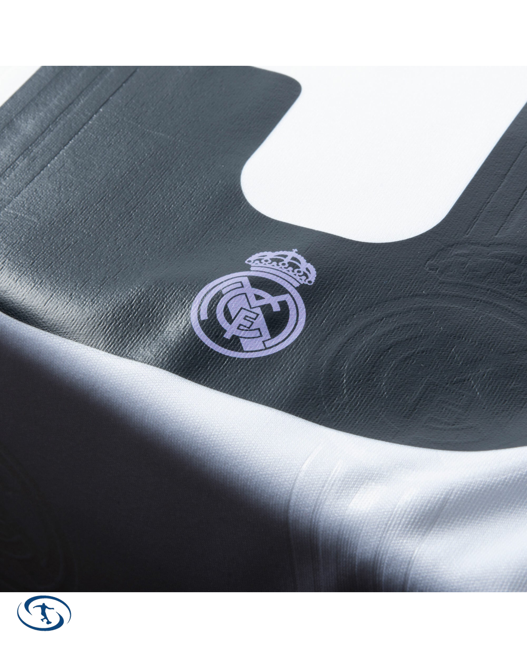 Real Madrid Home Benzema 9 Shirt 2022-2023 - Men's